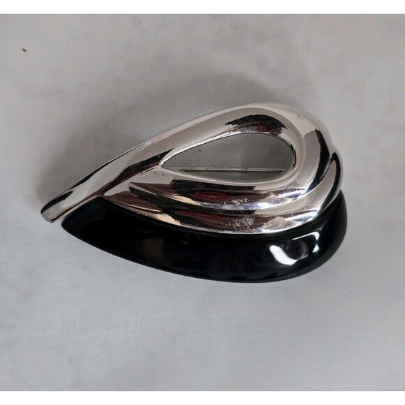 Napier Jewelry - Napier Silver Tone Black Enamel Teardrop Modernist Brooch Sleek Minimalist #597